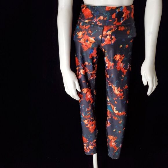 Joy Lab Black & Orange Floral Leggings (XS) - Picture 4 of 7